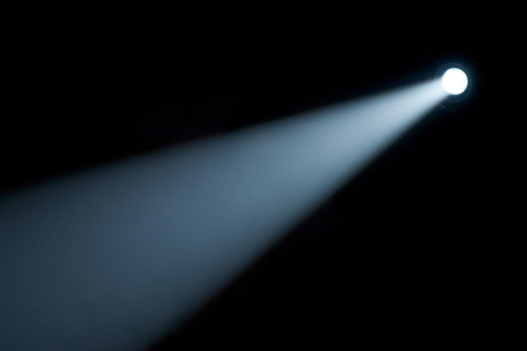 光的衰減是盡頭嗎，光子衰減定律